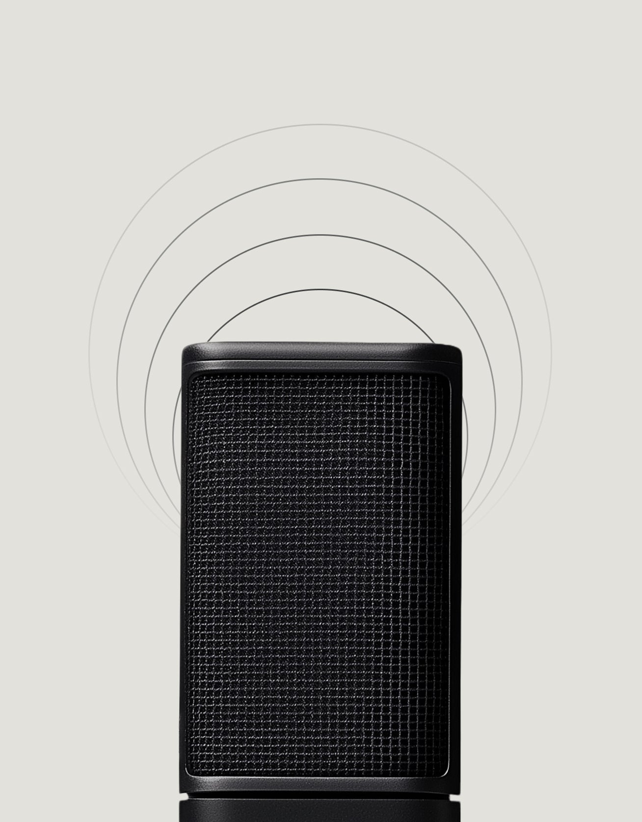Microfone SOVA R1 preto com anéis representando ondas sonoras